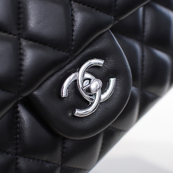 シャネルバッグ素材ディテール